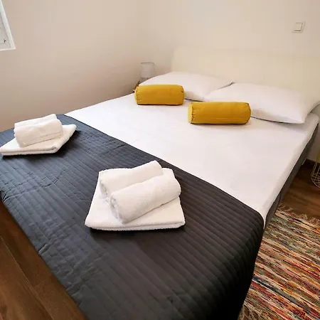 Apartment Nerea Molat